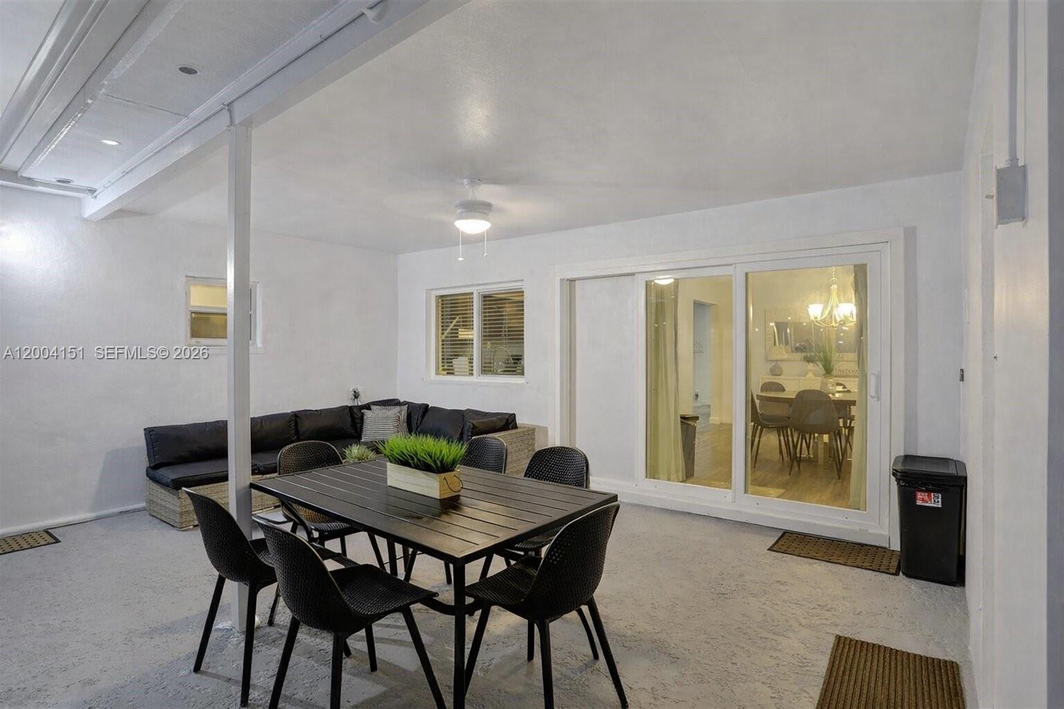 HOLLYWOOD HOMESITES HIGH - Residential