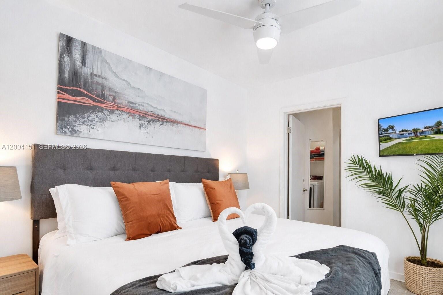 HOLLYWOOD HOMESITES HIGH - Residential