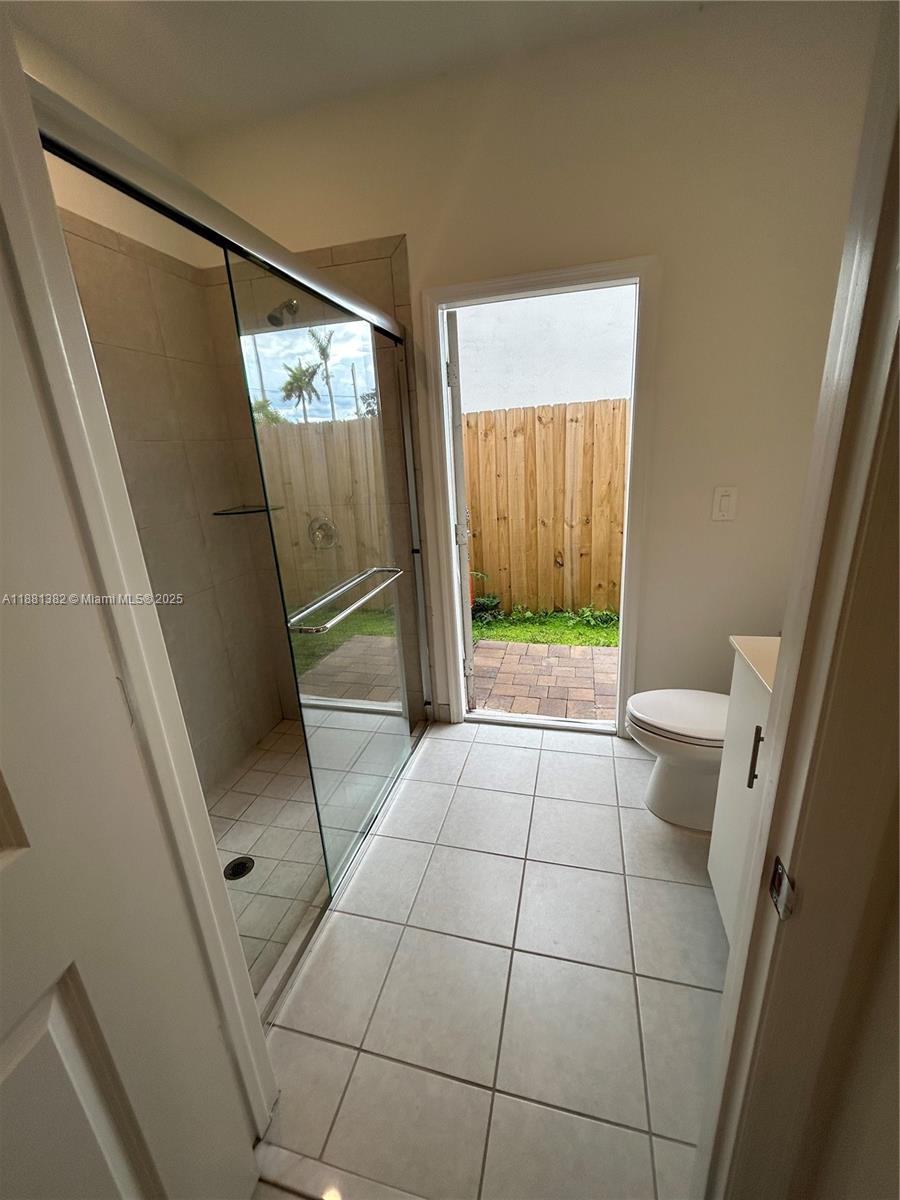 ESTATES AT SILVER PALM - Residential