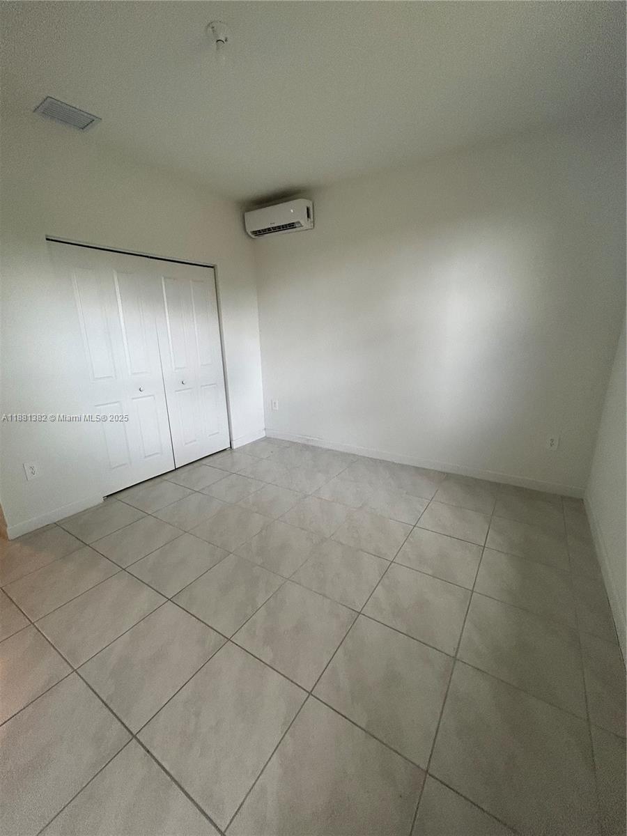 ESTATES AT SILVER PALM - Residential