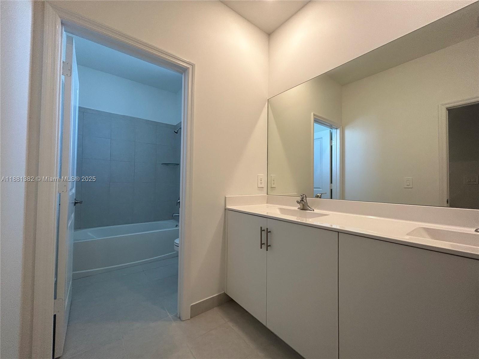 ESTATES AT SILVER PALM - Residential