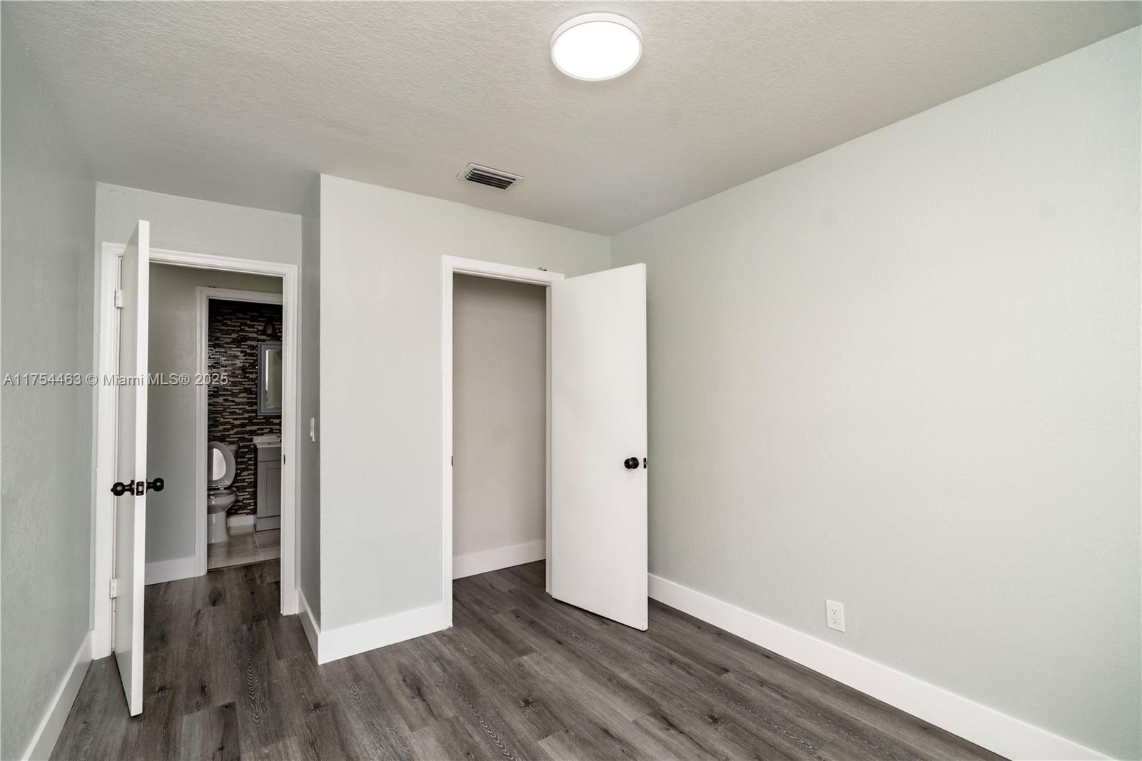 NORTH LAUDERDALE VILLAGE - Residential