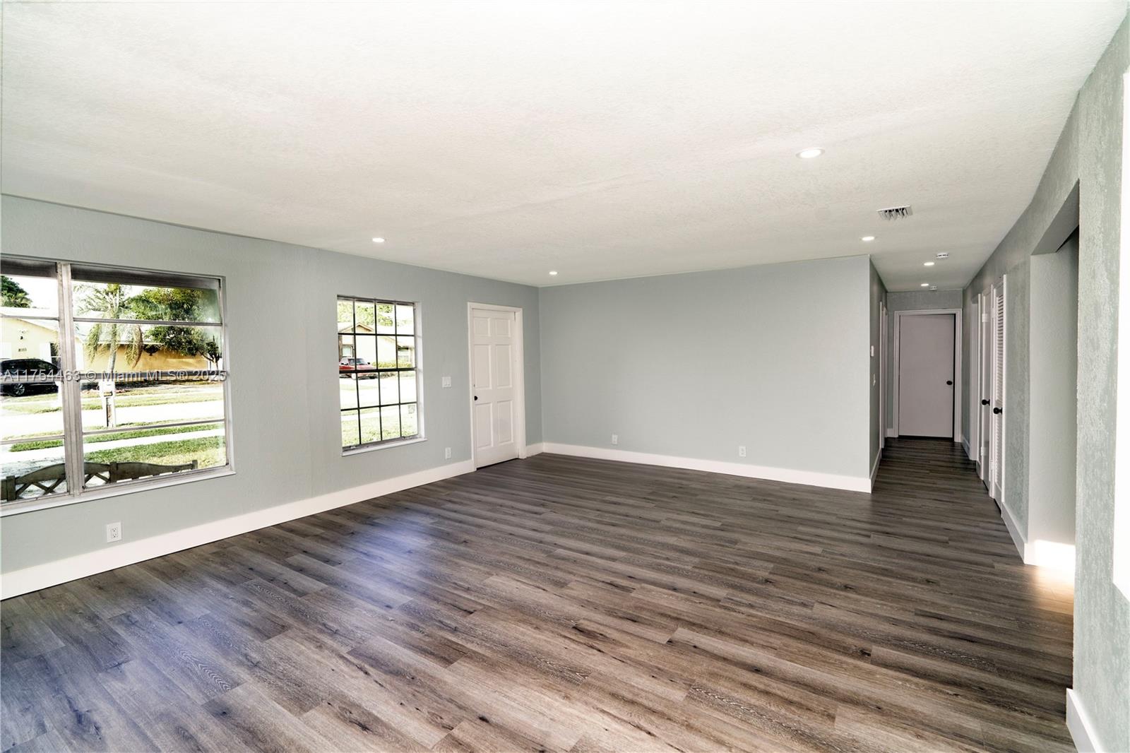 NORTH LAUDERDALE VILLAGE - Residential