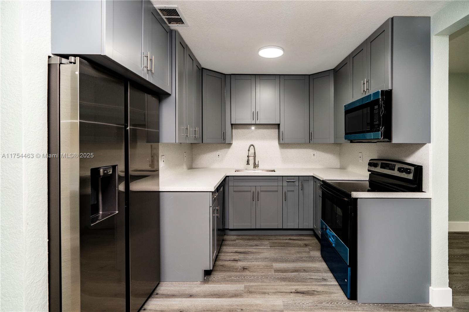 NORTH LAUDERDALE VILLAGE - Residential
