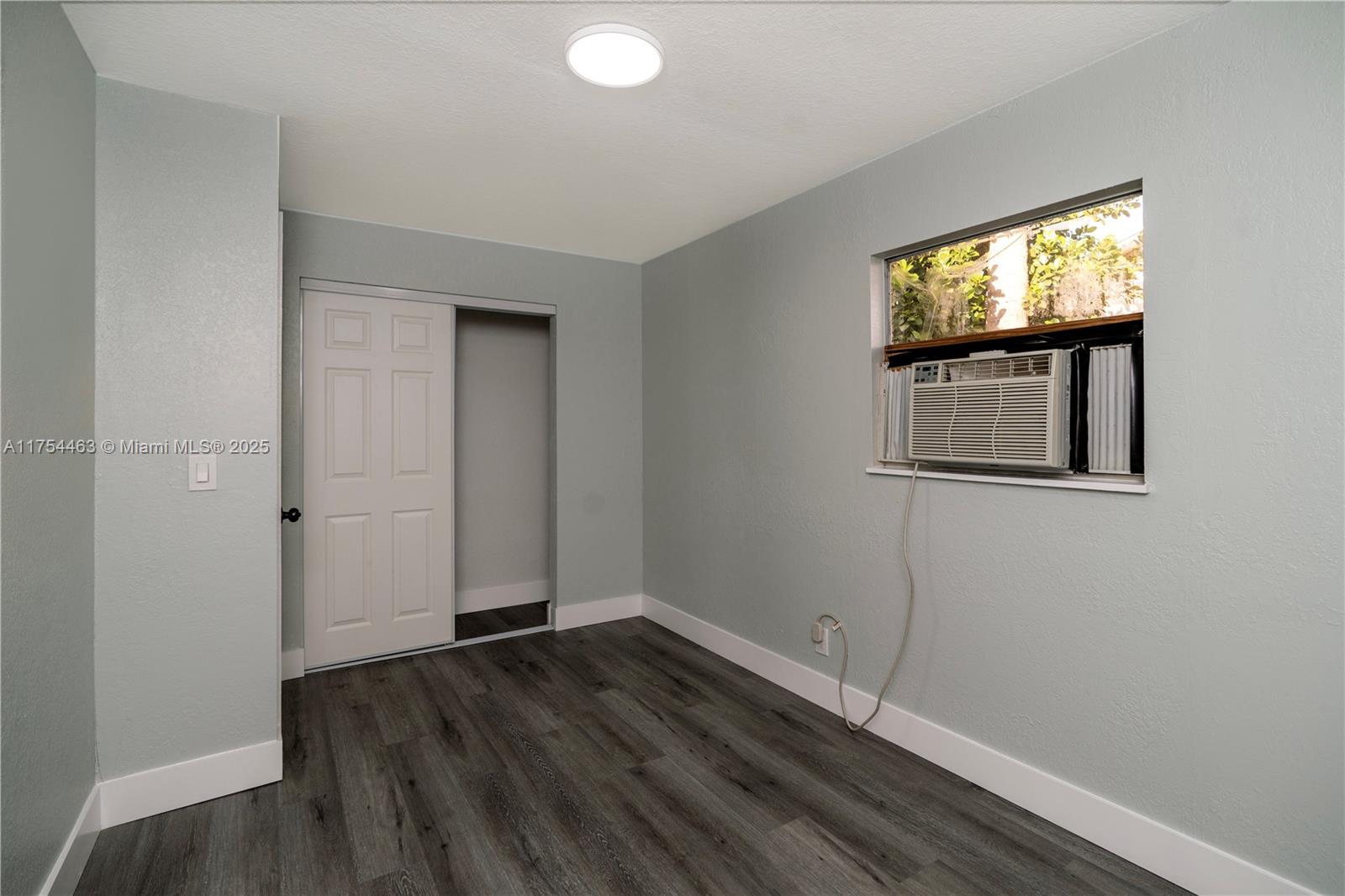 NORTH LAUDERDALE VILLAGE - Residential