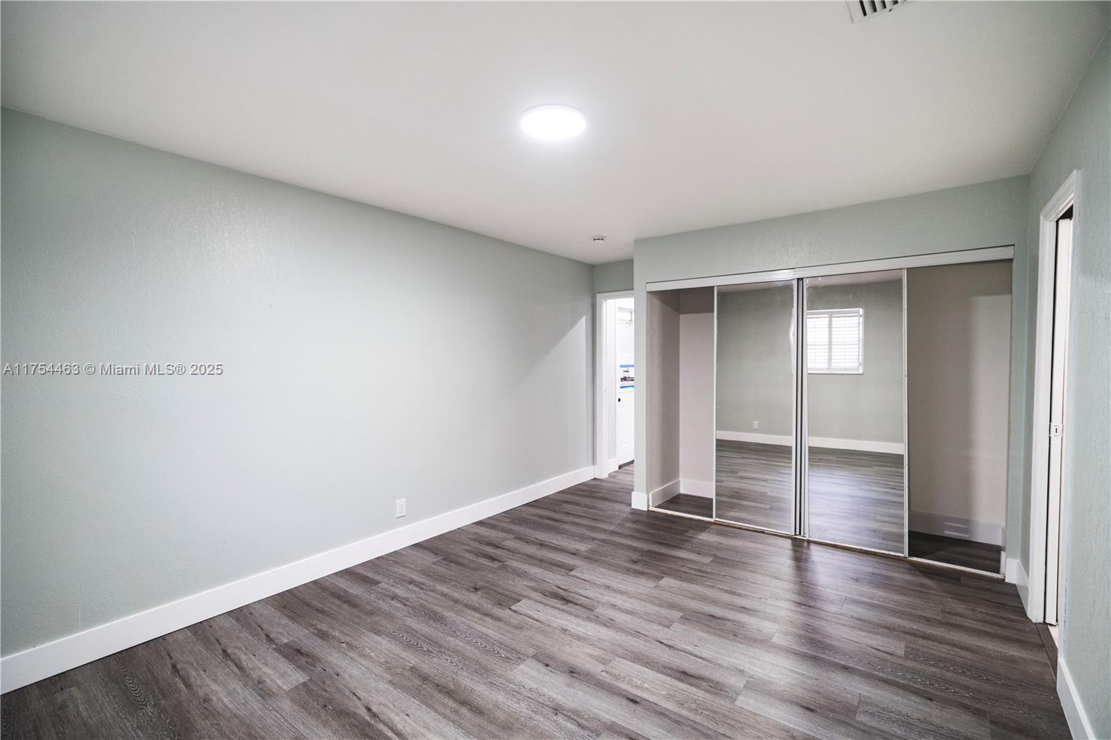 NORTH LAUDERDALE VILLAGE - Residential