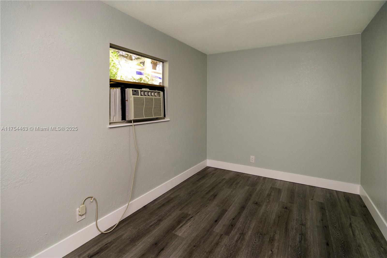 NORTH LAUDERDALE VILLAGE - Residential