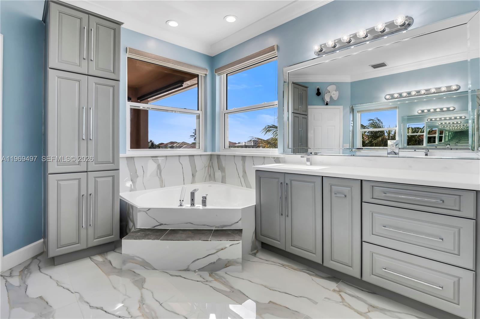 SUNSET LAKES PLAT ONE - Residential