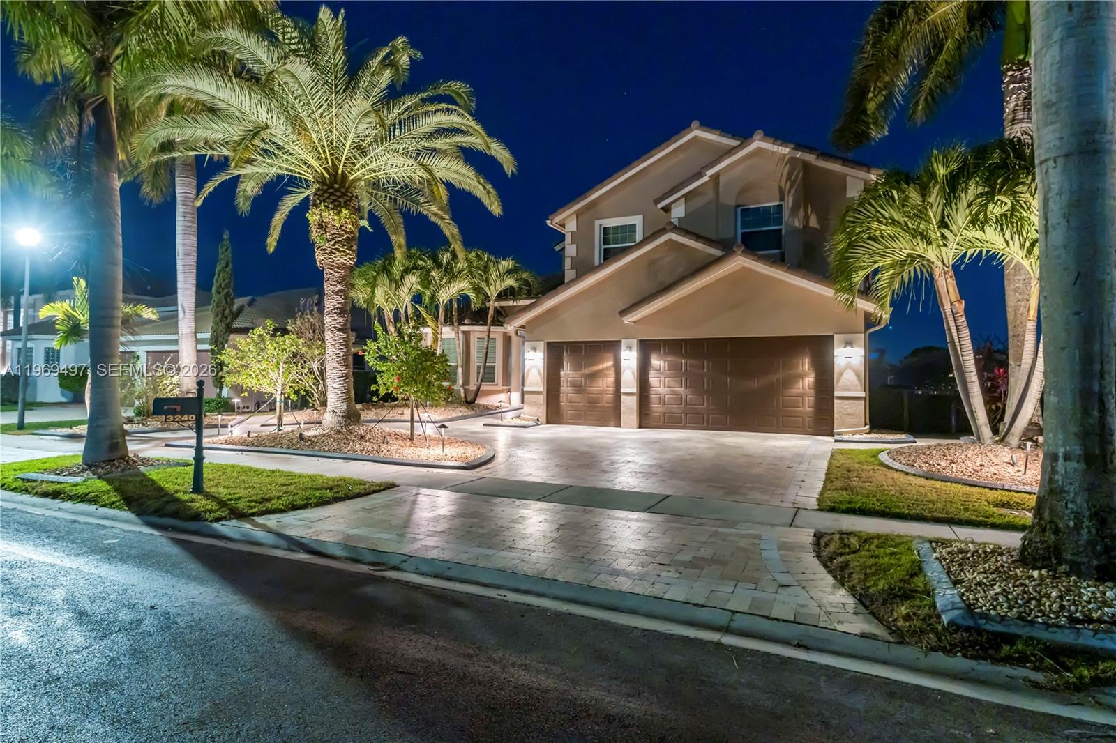 SUNSET LAKES PLAT ONE - Residential