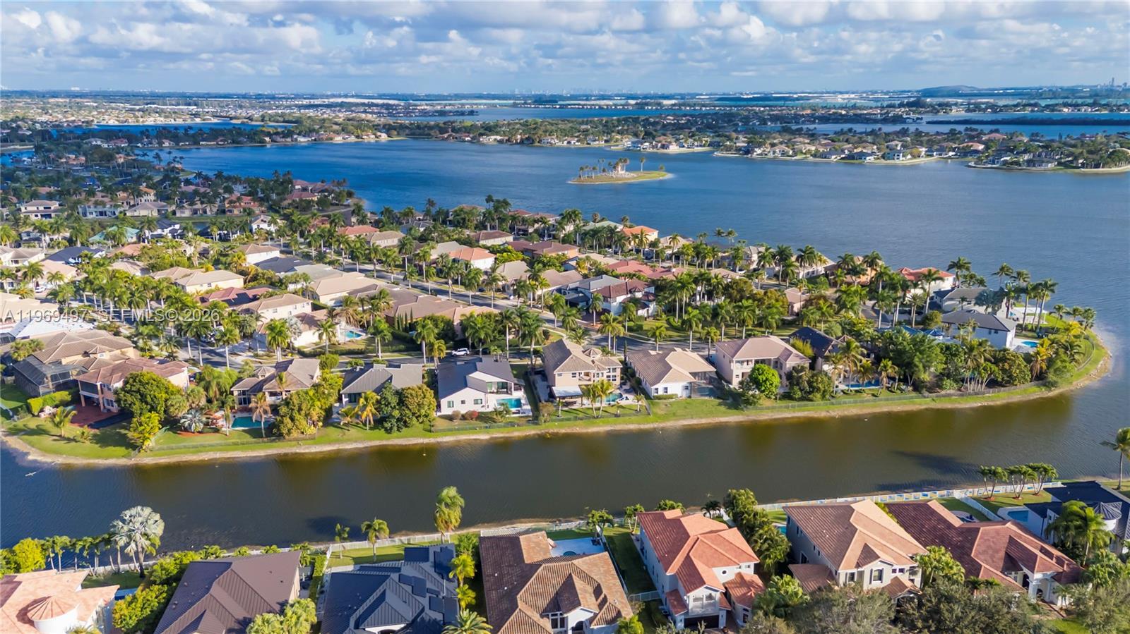 SUNSET LAKES PLAT ONE - Residential