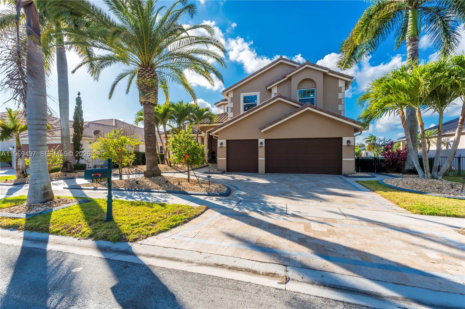 SUNSET LAKES PLAT ONE - Residential