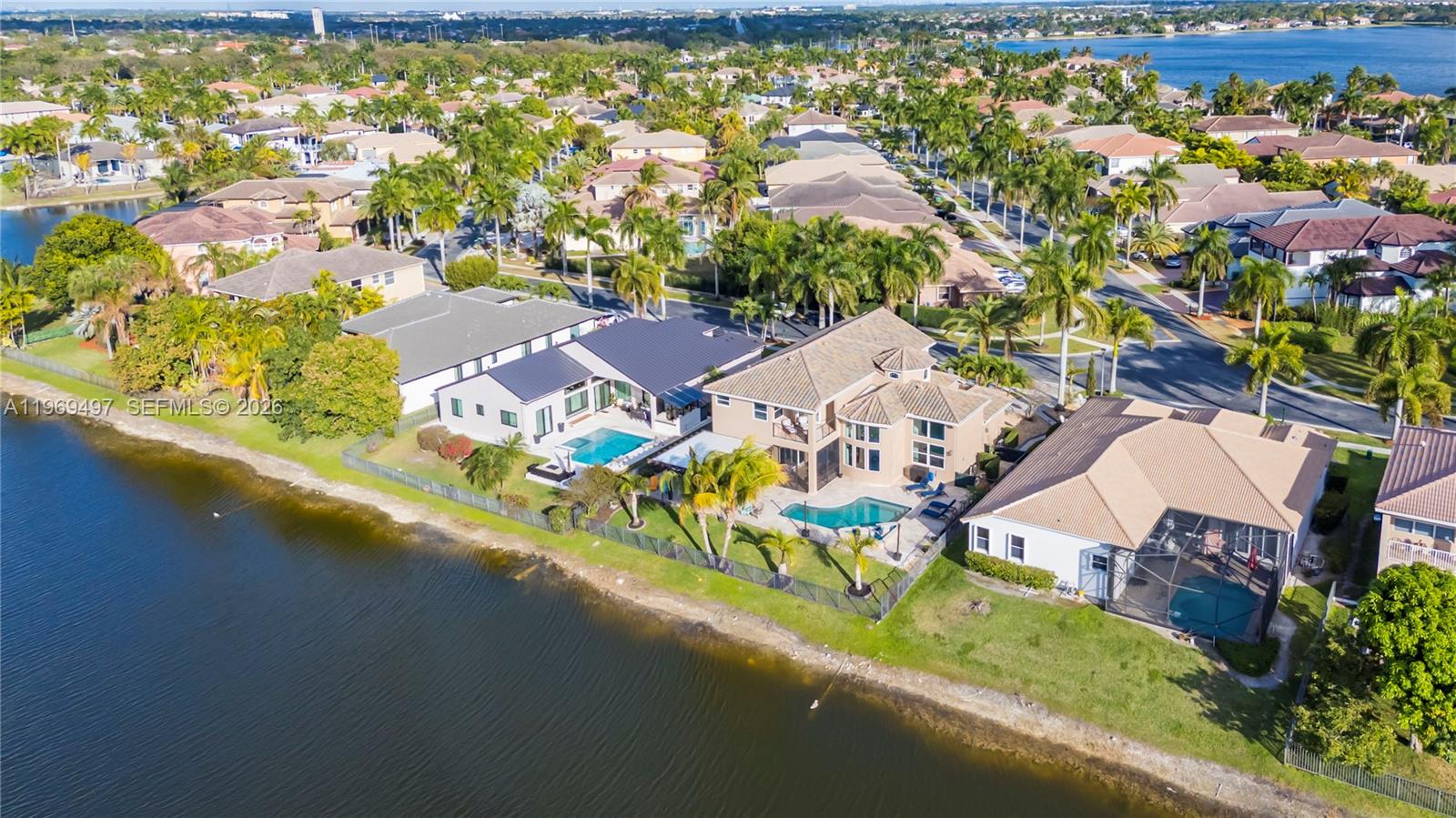 SUNSET LAKES PLAT ONE - Residential