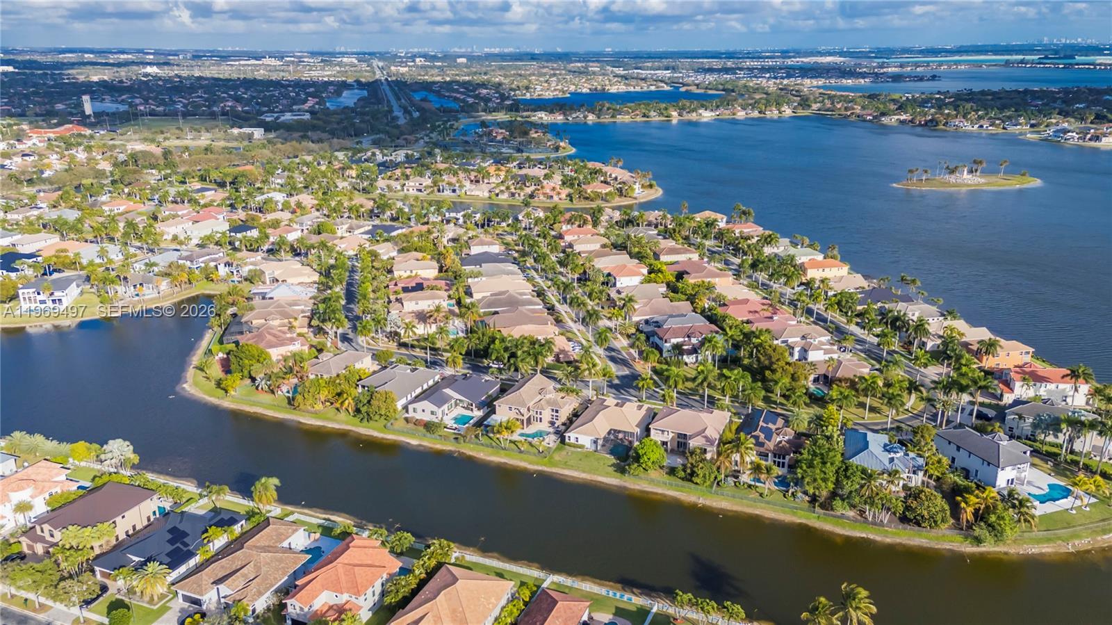 SUNSET LAKES PLAT ONE - Residential