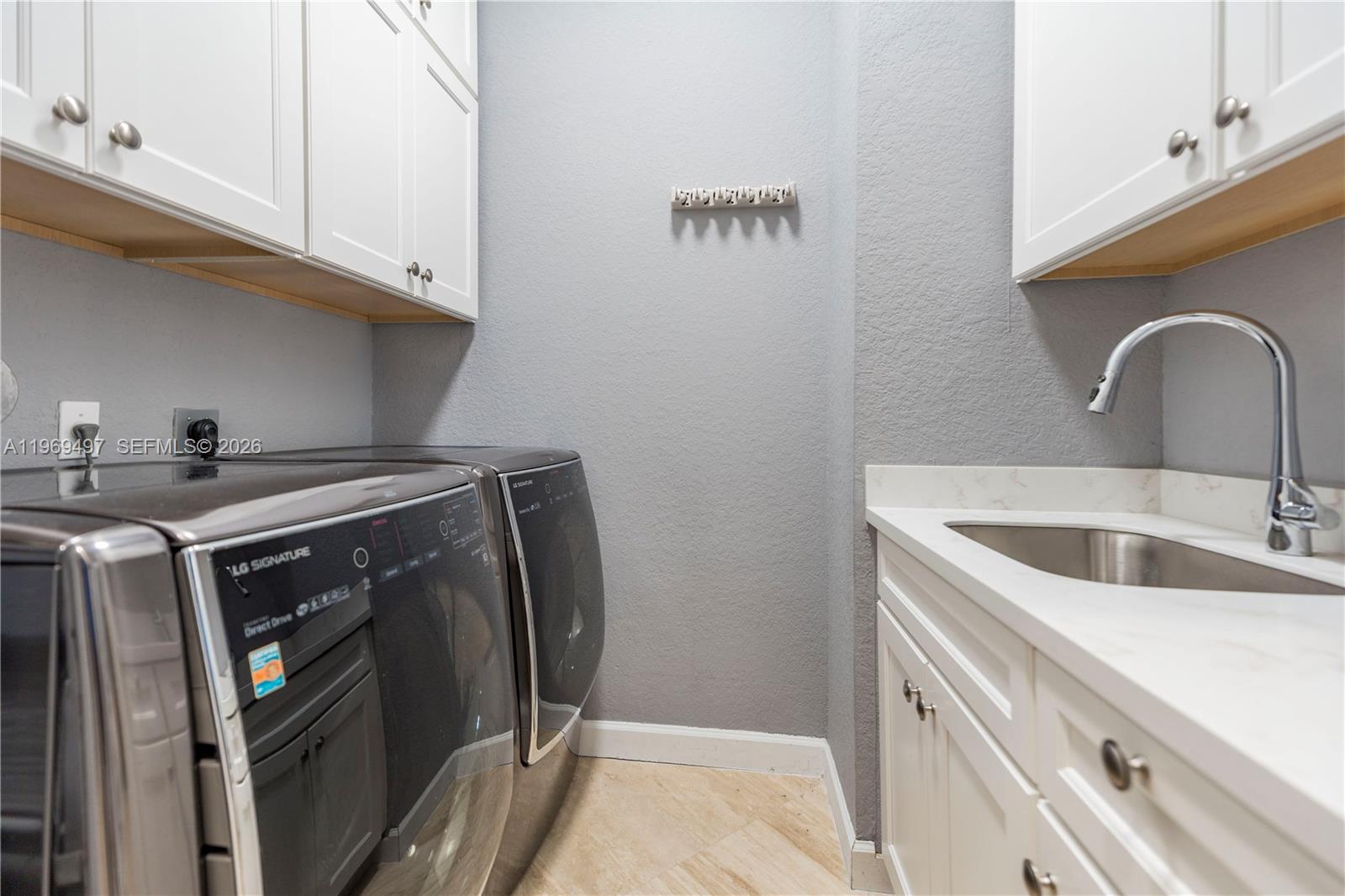 SUNSET LAKES PLAT ONE - Residential