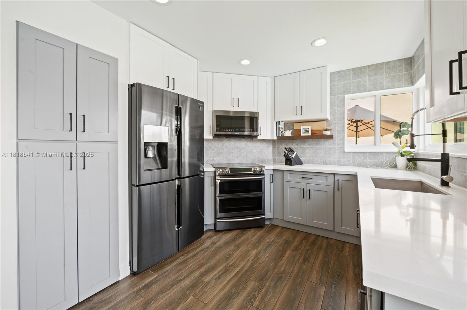 LANDINGS - Residential