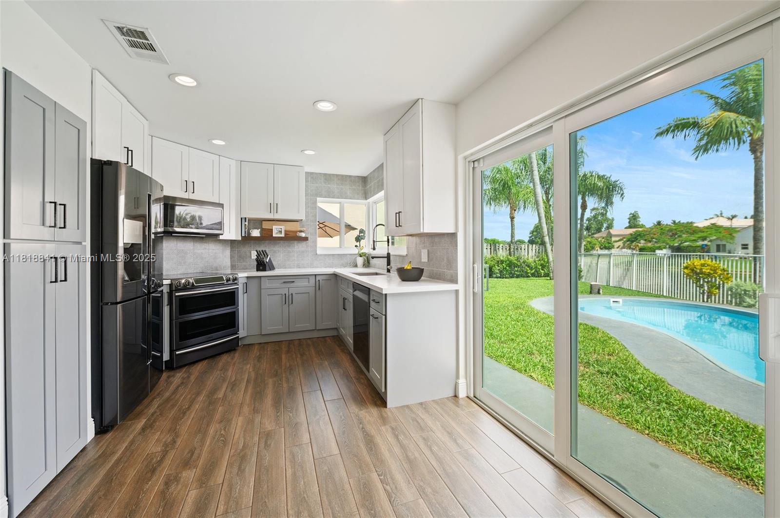 LANDINGS - Residential