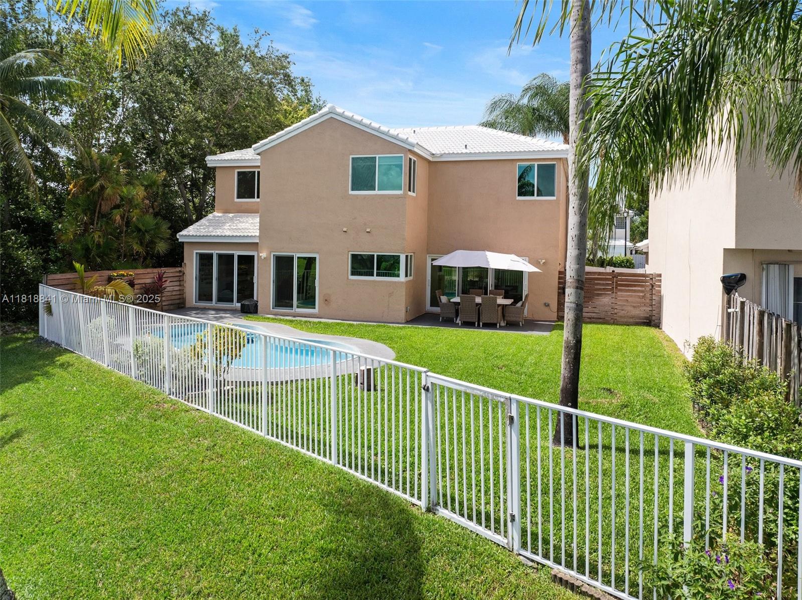 LANDINGS - Residential