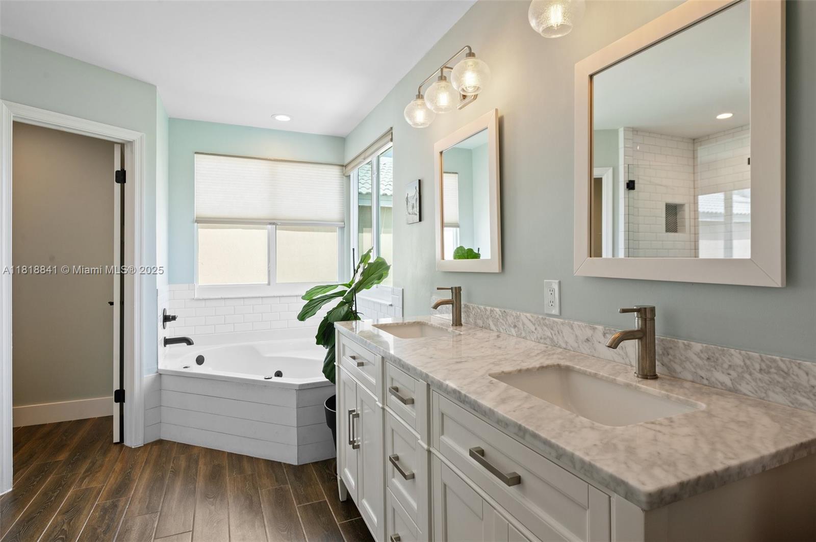 LANDINGS - Residential