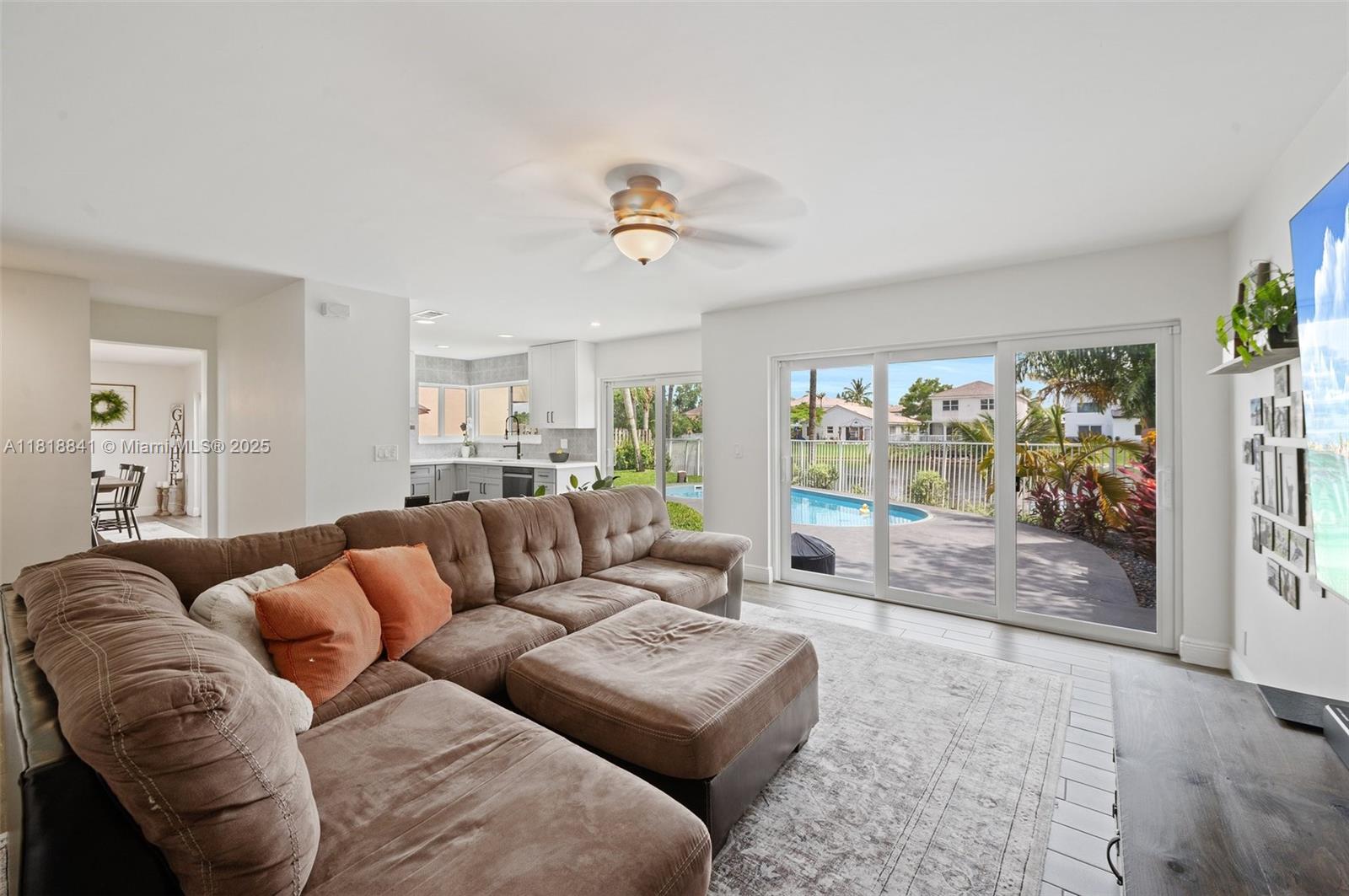 LANDINGS - Residential
