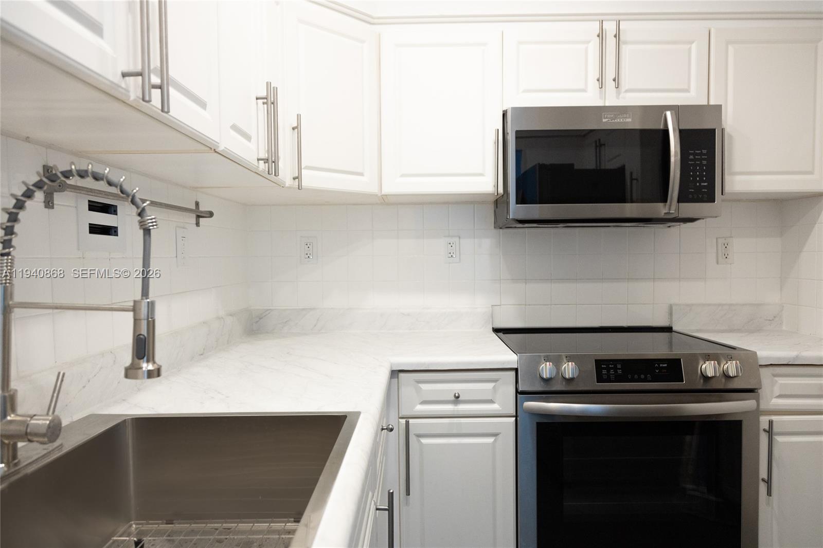 MIRADOR 1200 CONDO - Residential