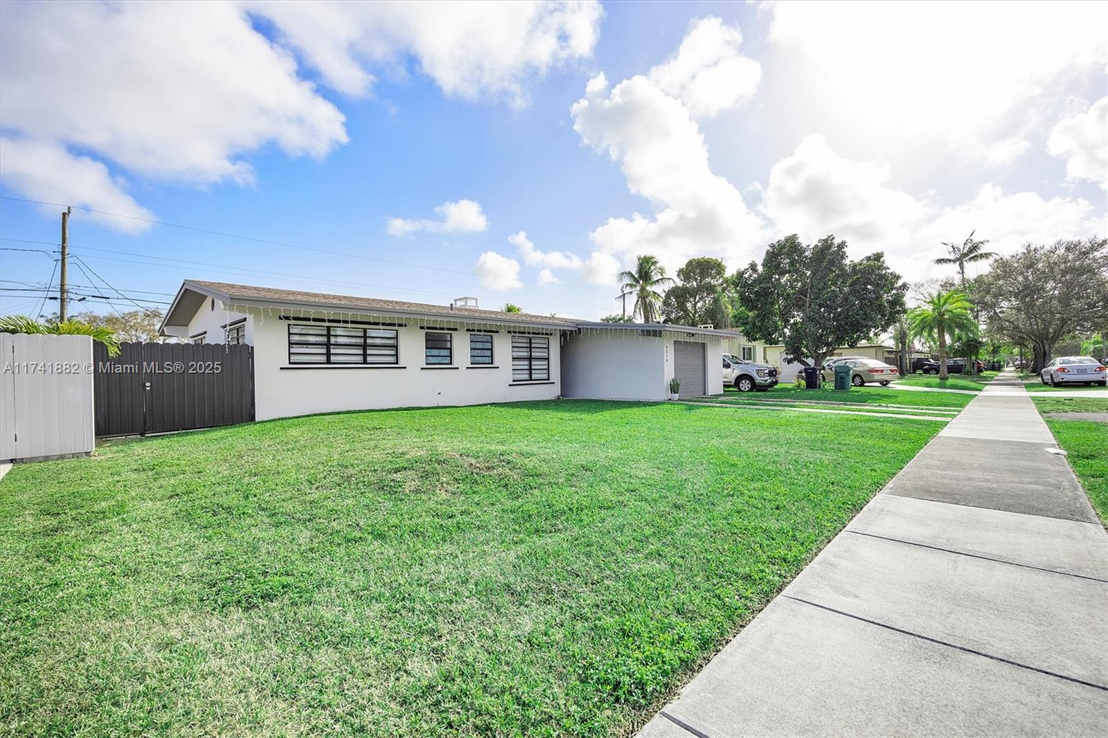 SOUTH CORAL HOMES SEC 2 - Residential