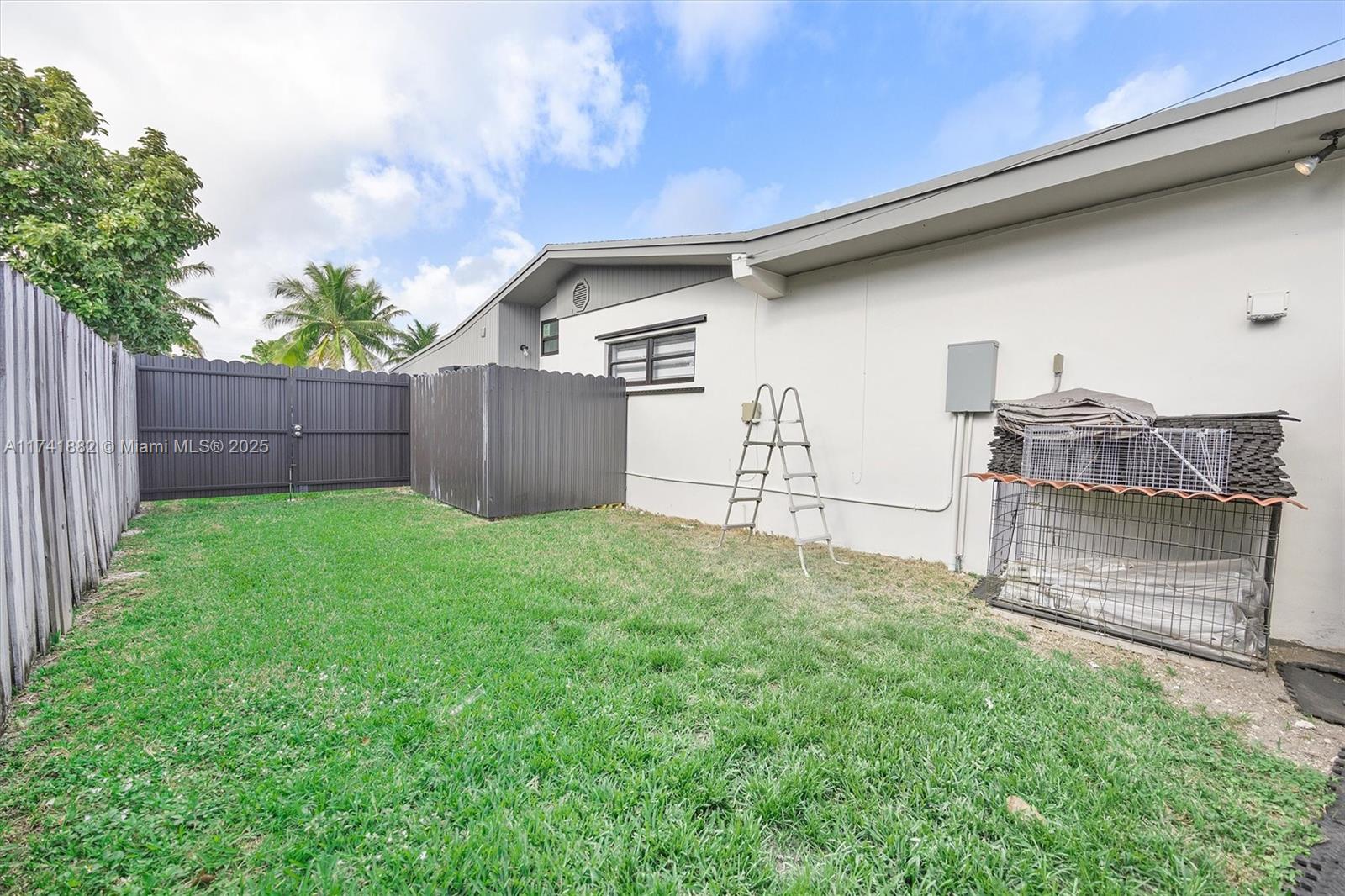 SOUTH CORAL HOMES SEC 2 - Residential