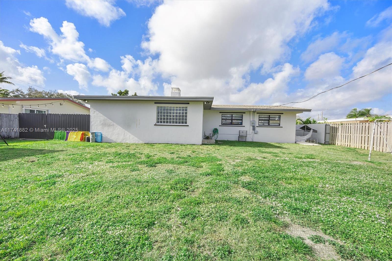 SOUTH CORAL HOMES SEC 2 - Residential