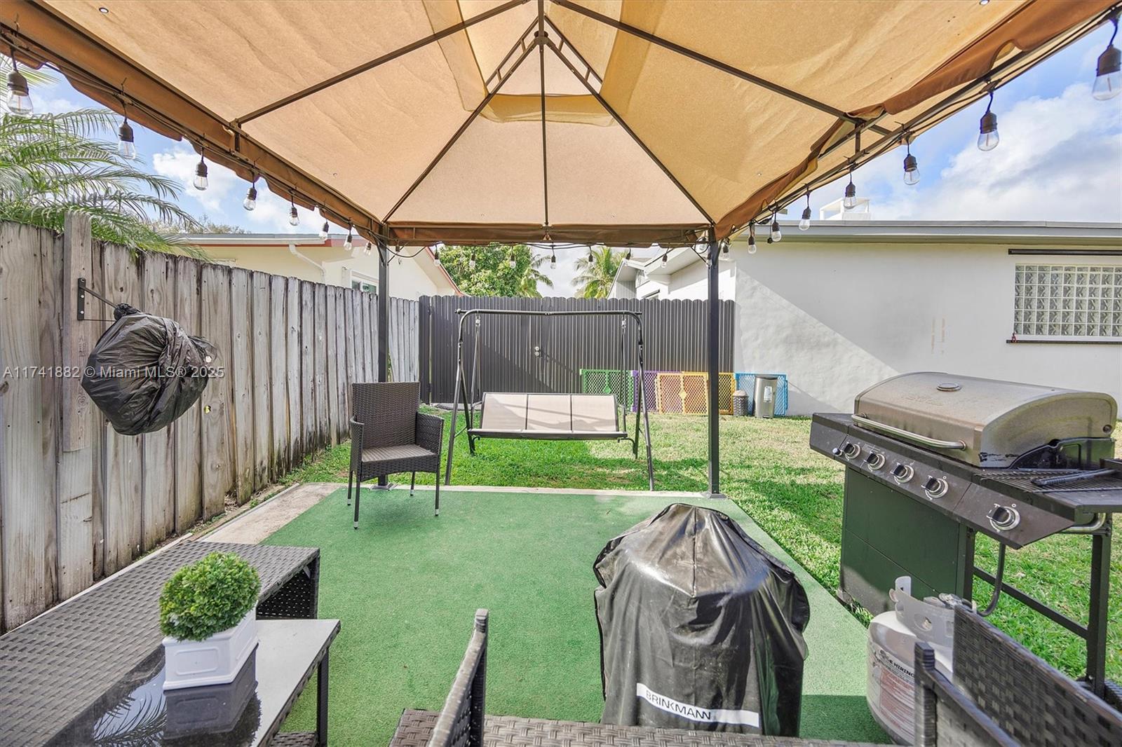 SOUTH CORAL HOMES SEC 2 - Residential