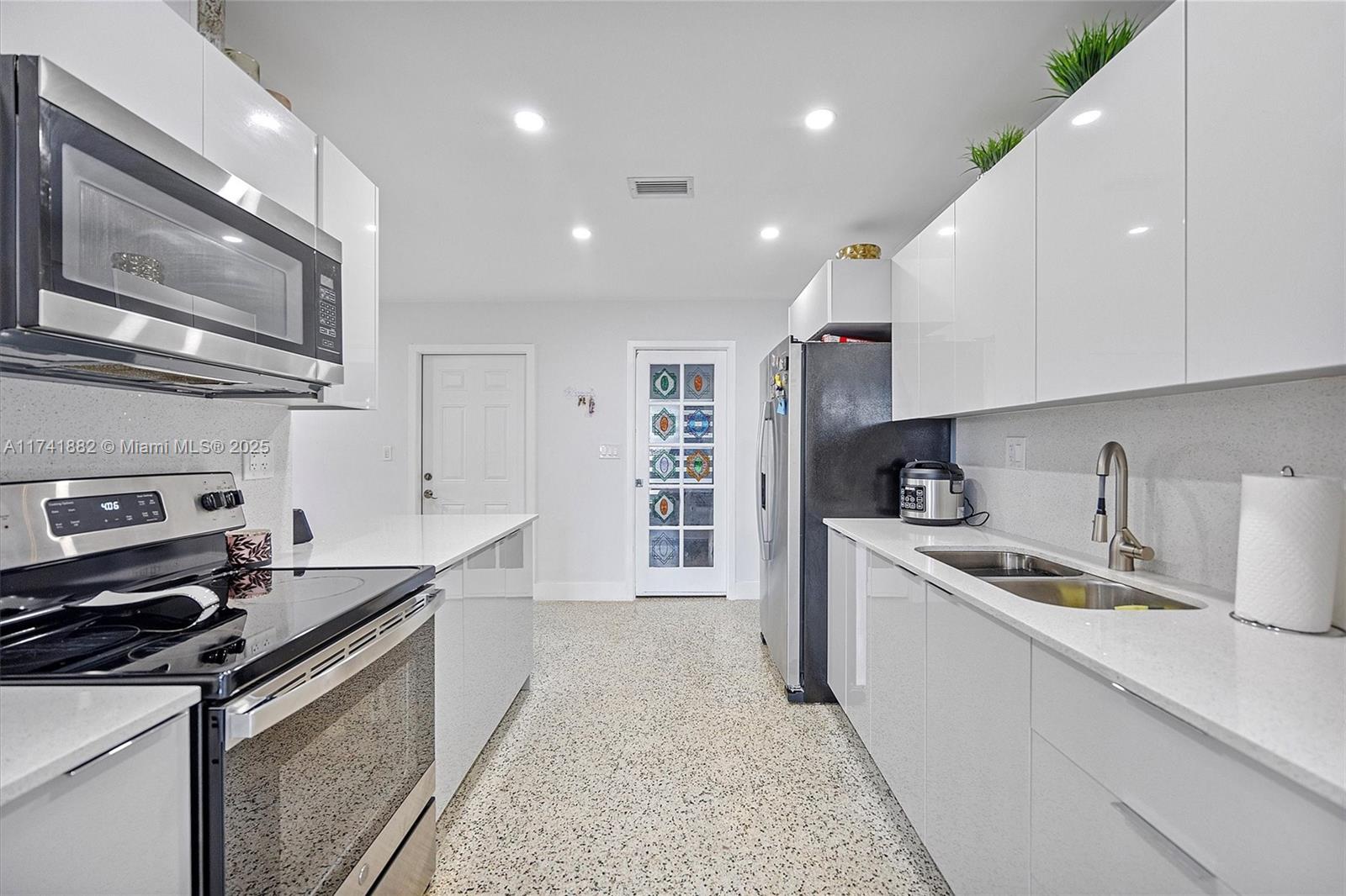 SOUTH CORAL HOMES SEC 2 - Residential
