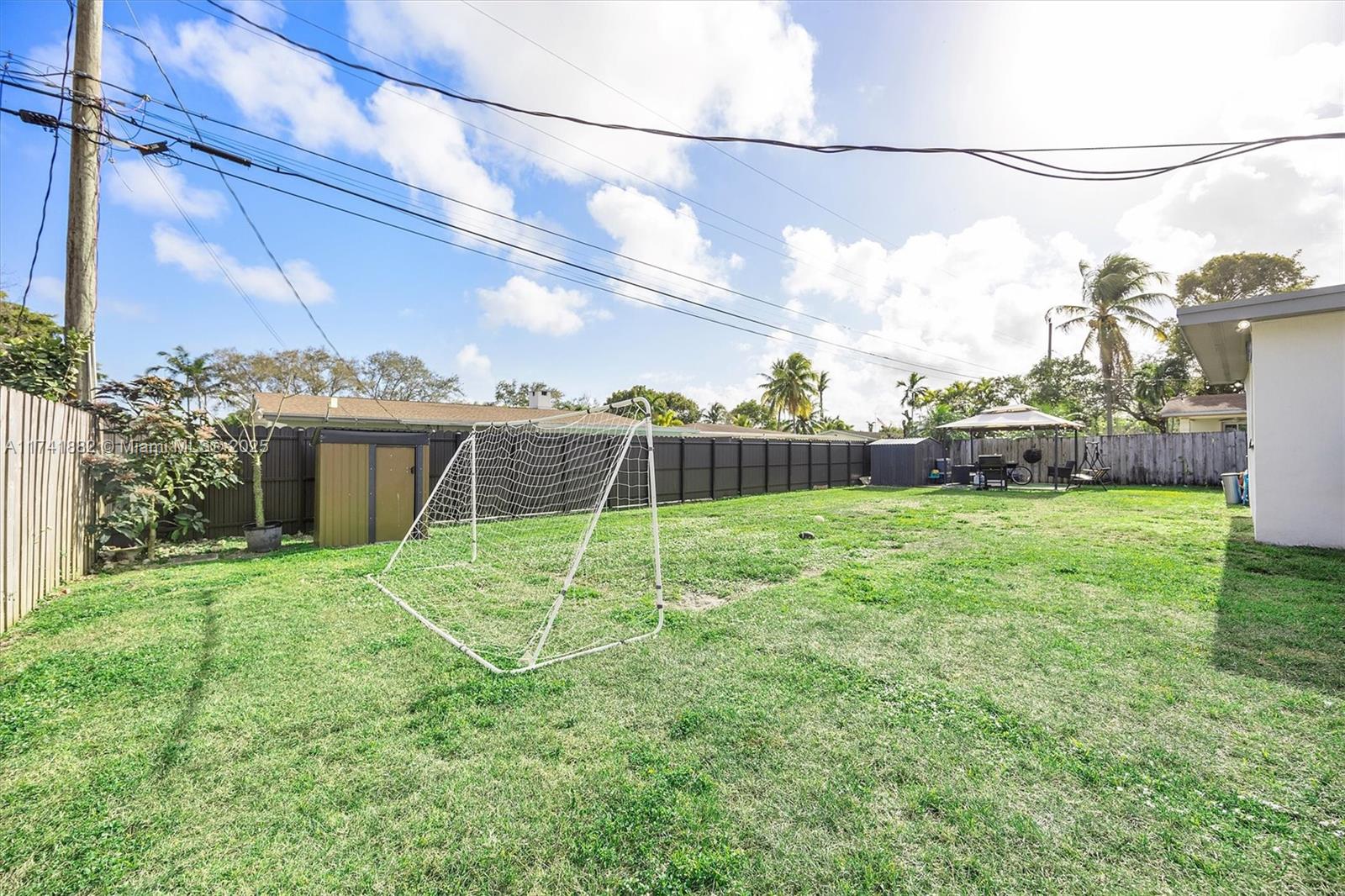 SOUTH CORAL HOMES SEC 2 - Residential