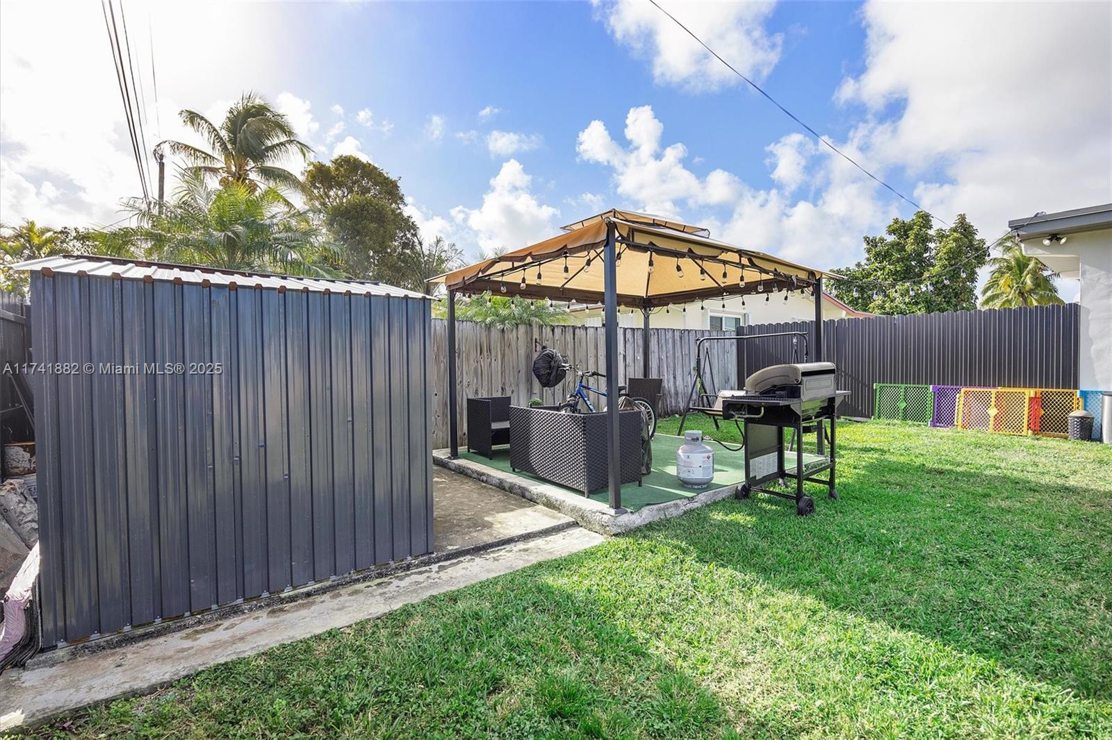 SOUTH CORAL HOMES SEC 2 - Residential
