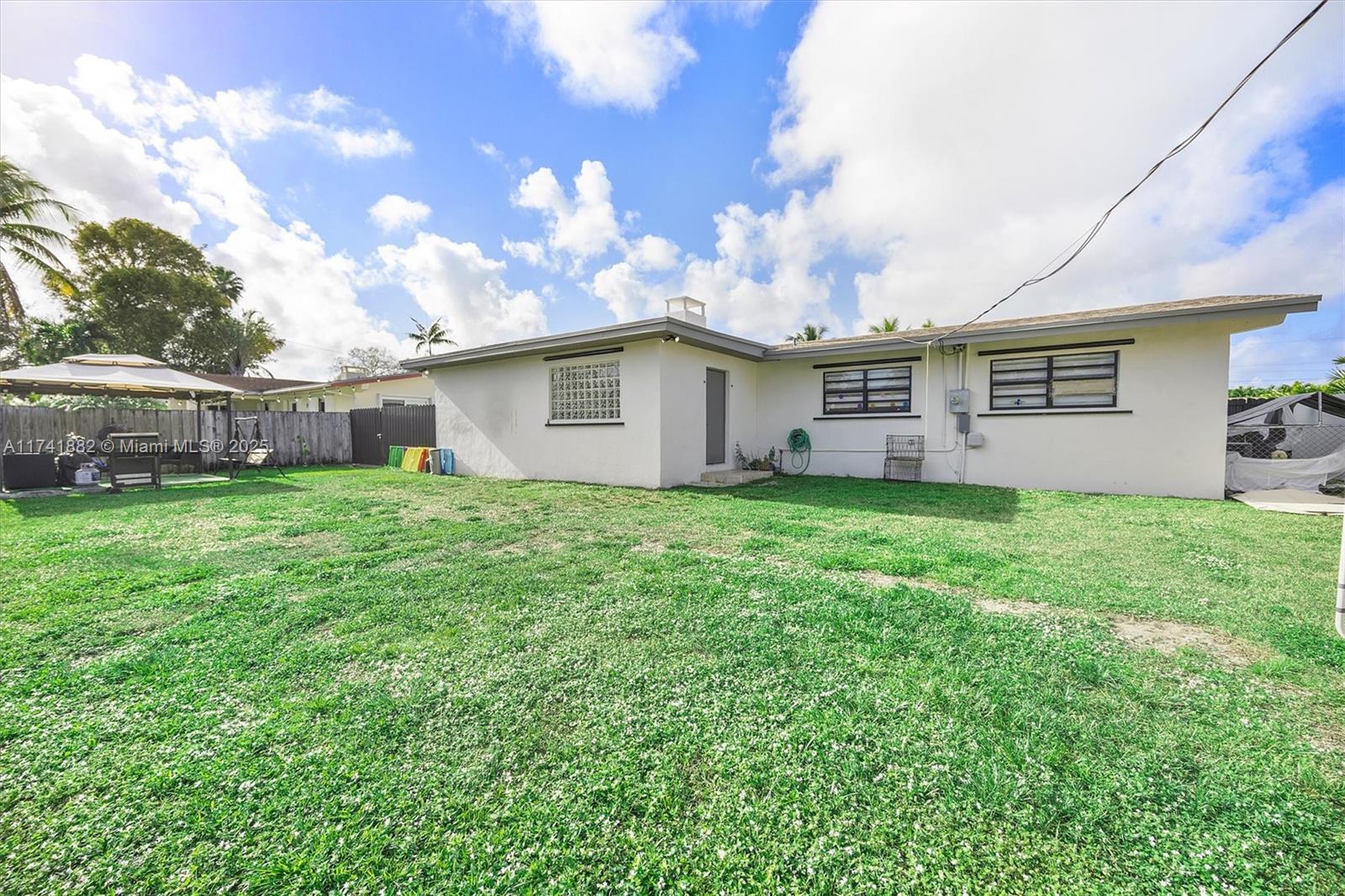 SOUTH CORAL HOMES SEC 2 - Residential