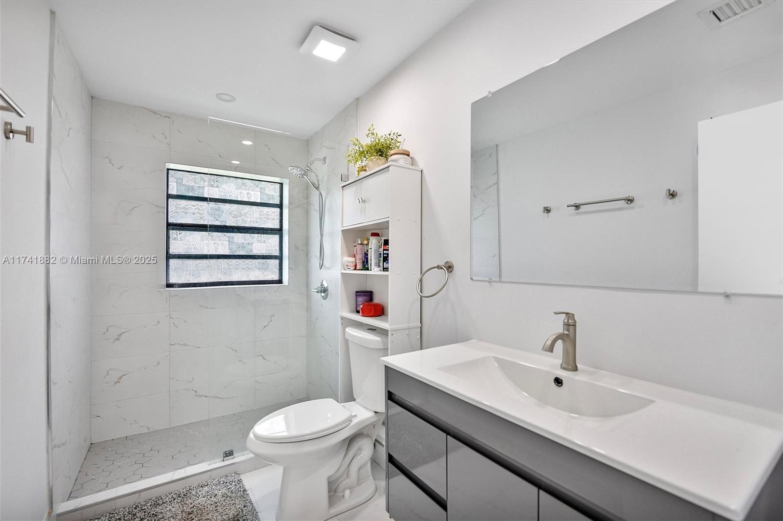 SOUTH CORAL HOMES SEC 2 - Residential