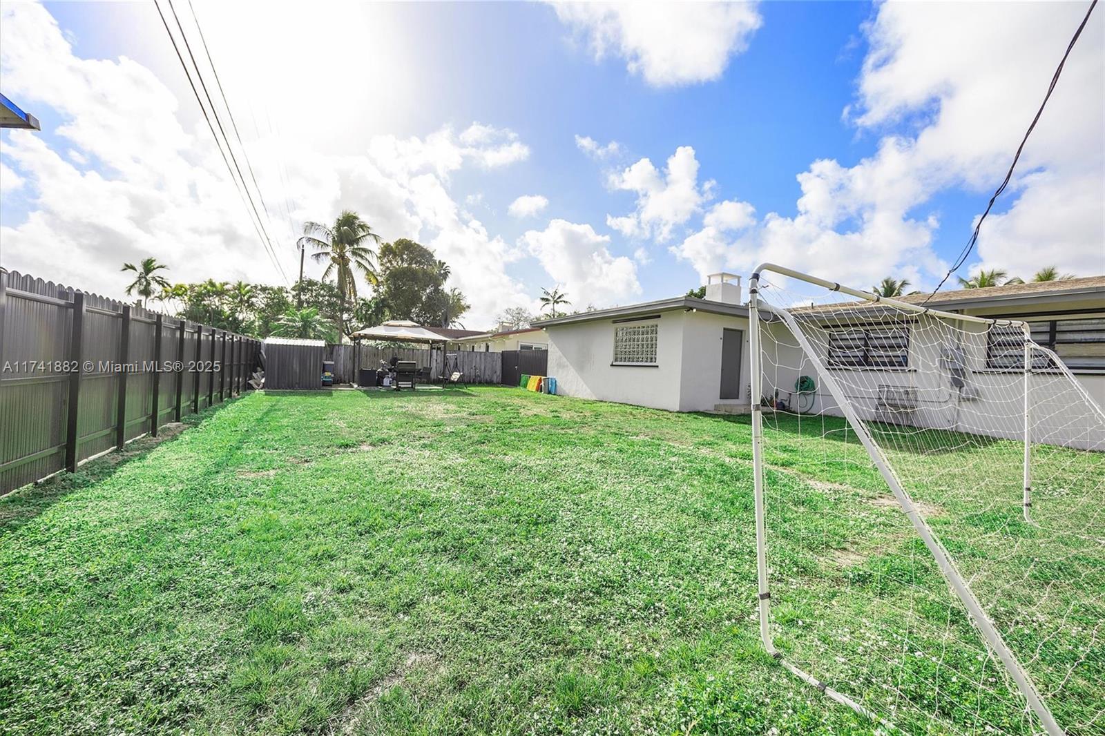 SOUTH CORAL HOMES SEC 2 - Residential