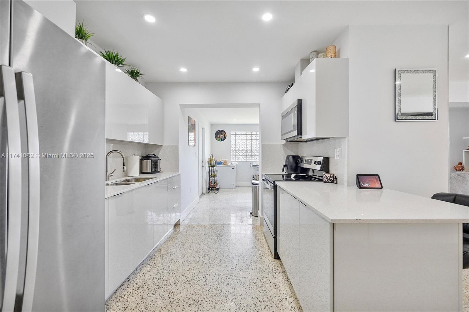 SOUTH CORAL HOMES SEC 2 - Residential