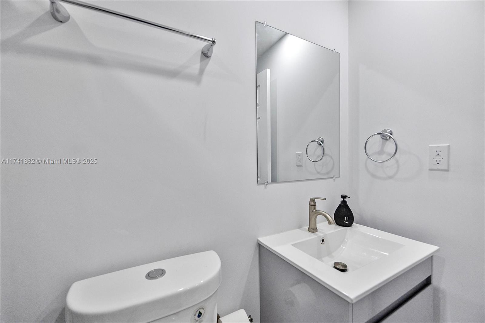 SOUTH CORAL HOMES SEC 2 - Residential
