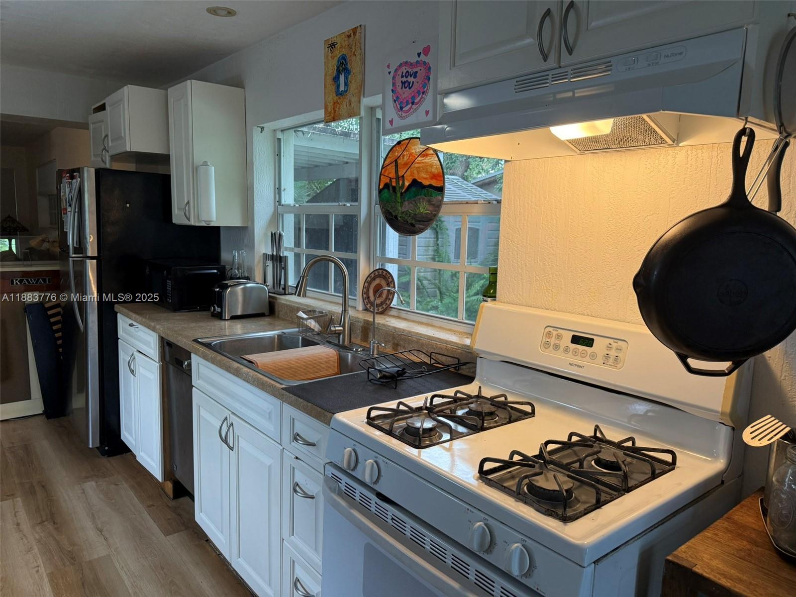 LAKE FOREST SEC 4 - Residential