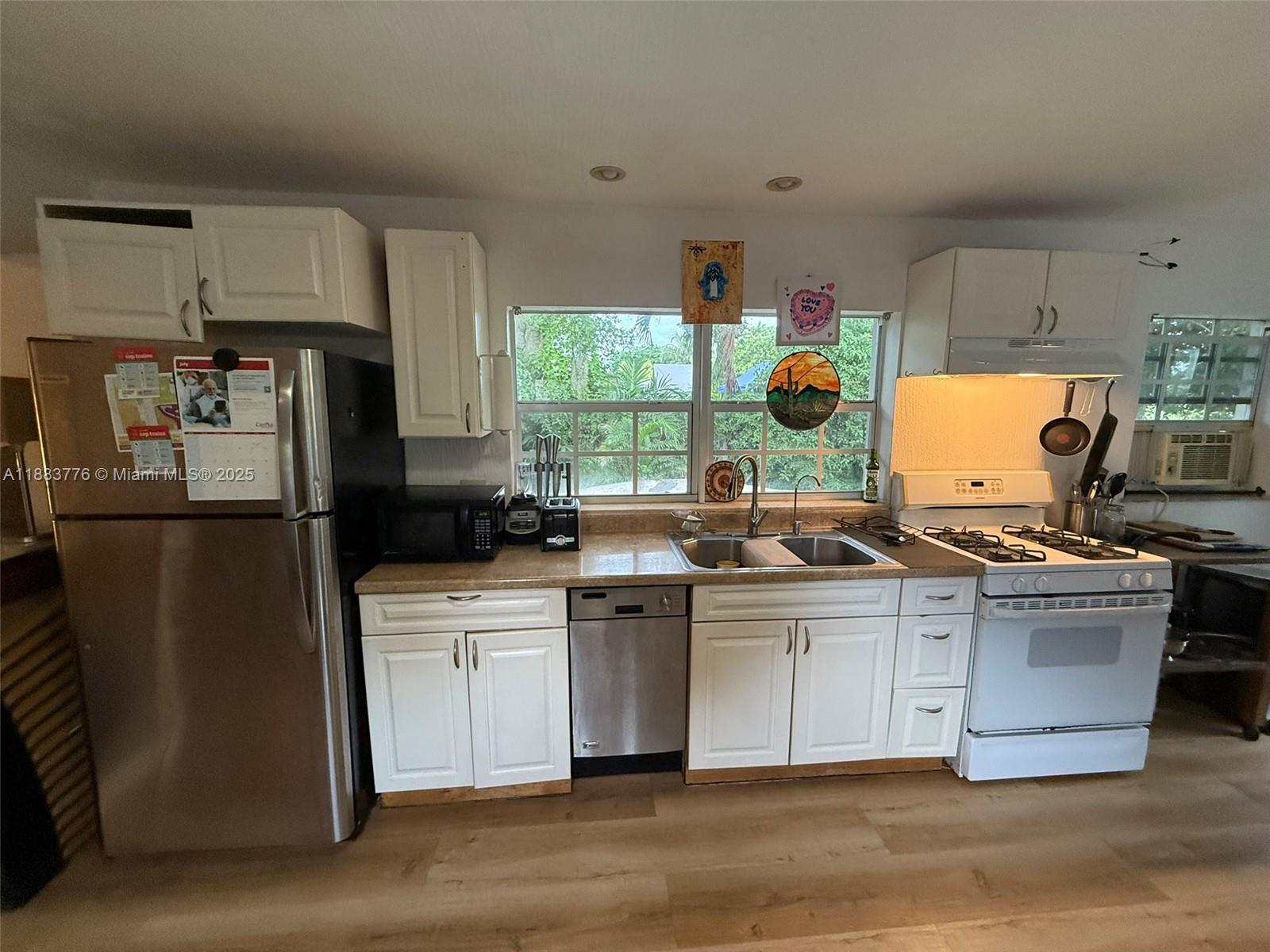 LAKE FOREST SEC 4 - Residential