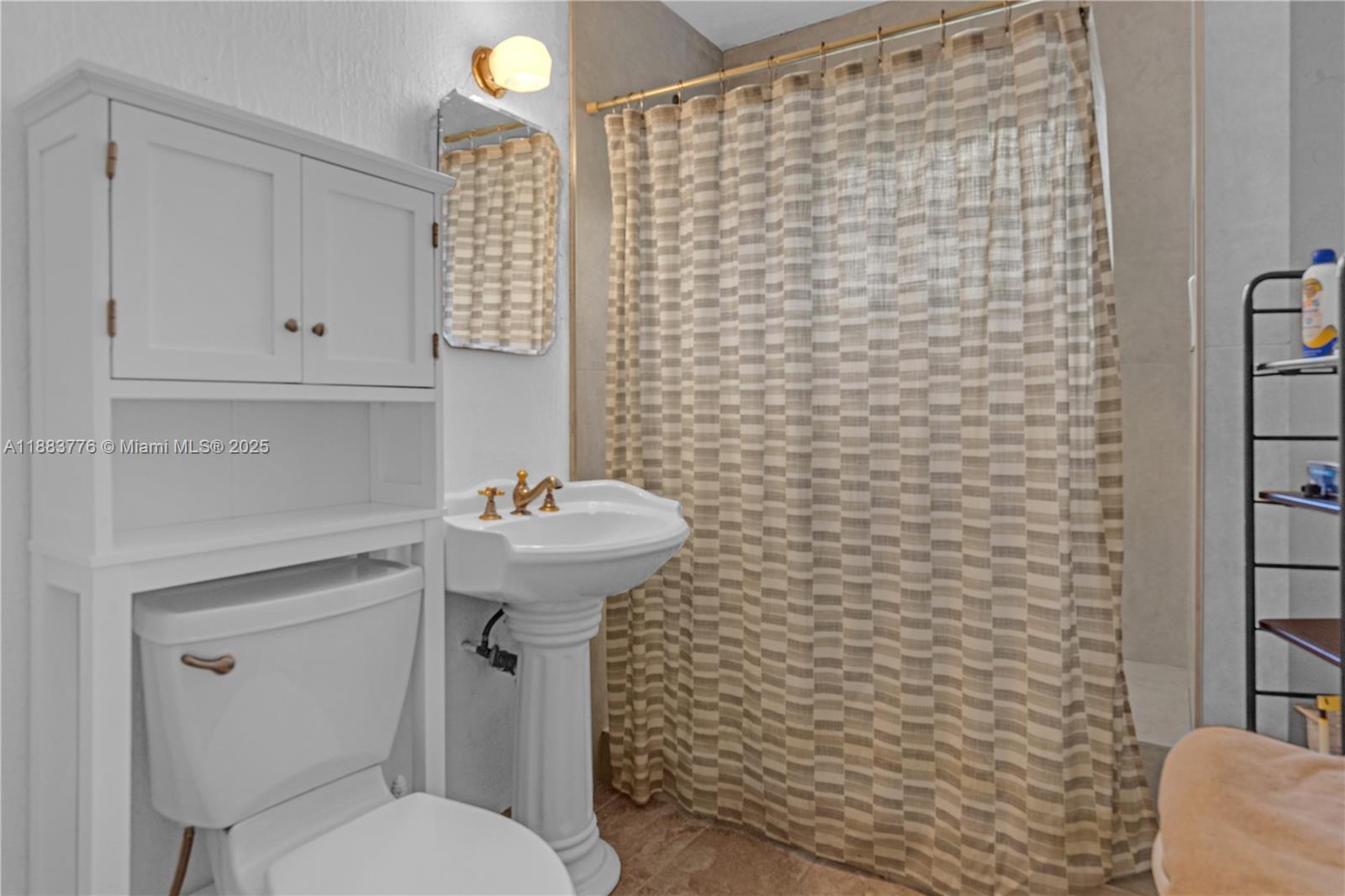 LAKE FOREST SEC 4 - Residential