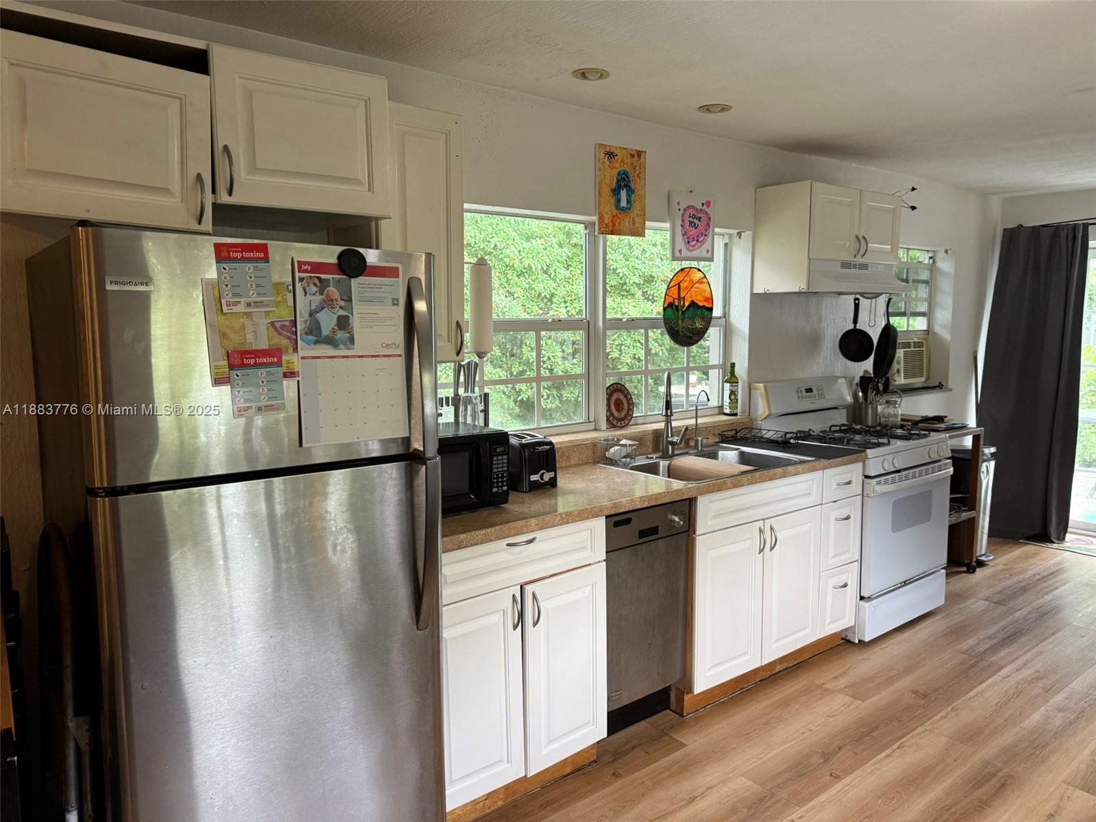 LAKE FOREST SEC 4 - Residential