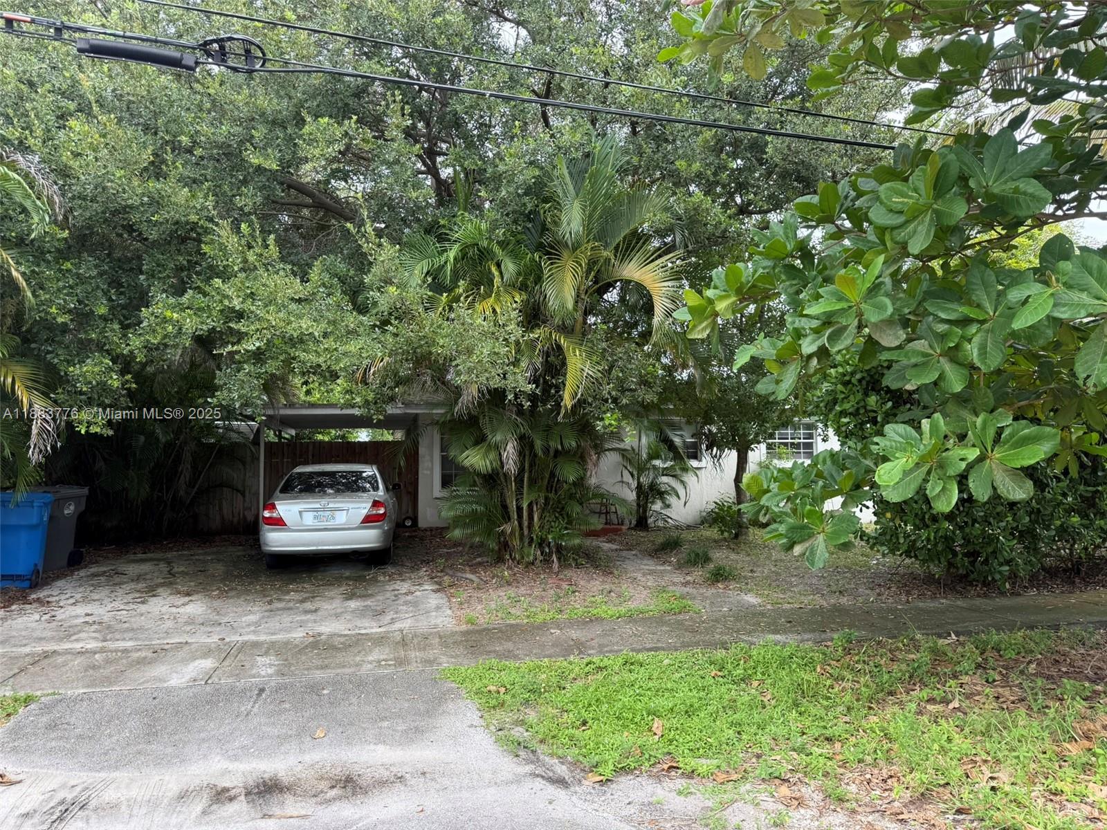 View photos, virtual tours, details... 3611 SW 36th St
