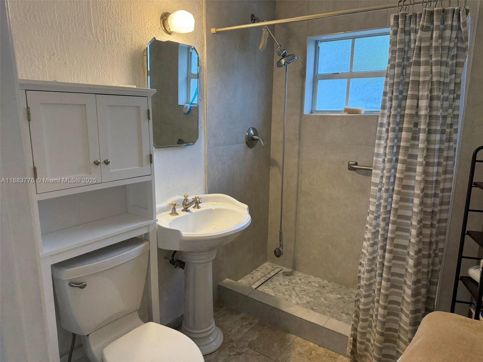 LAKE FOREST SEC 4 - Residential