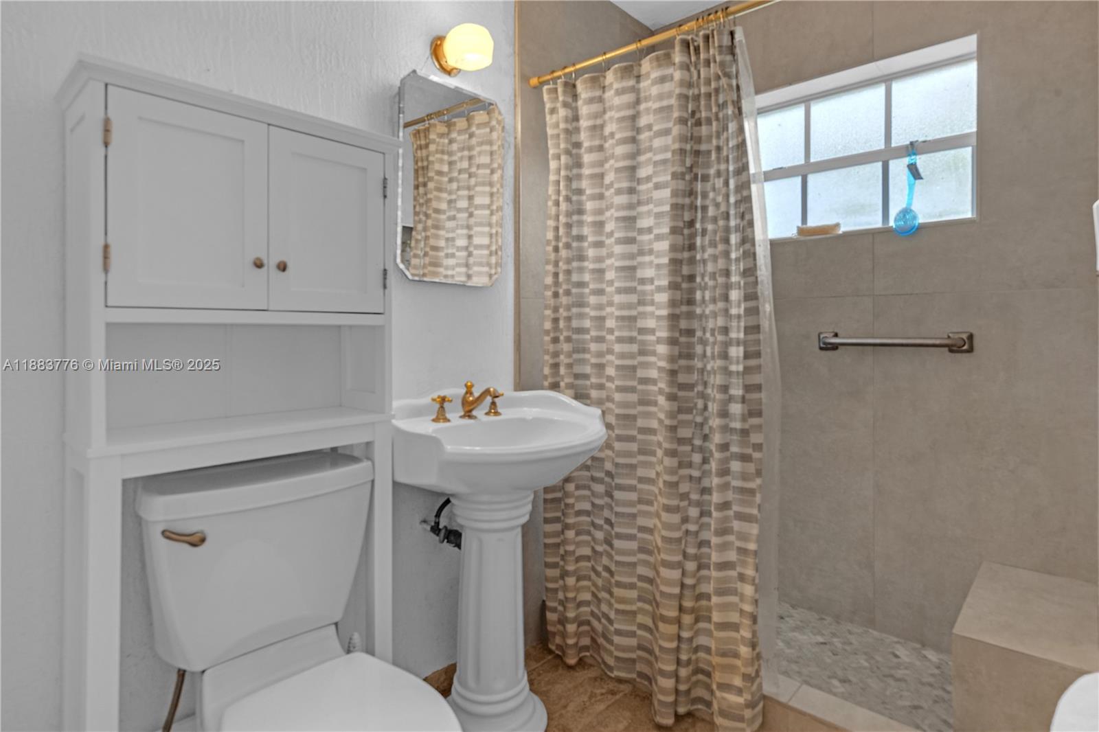 LAKE FOREST SEC 4 - Residential