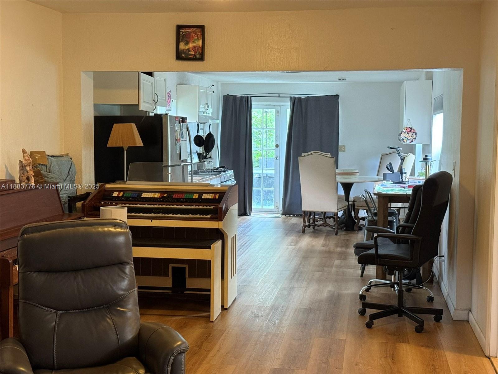 LAKE FOREST SEC 4 - Residential