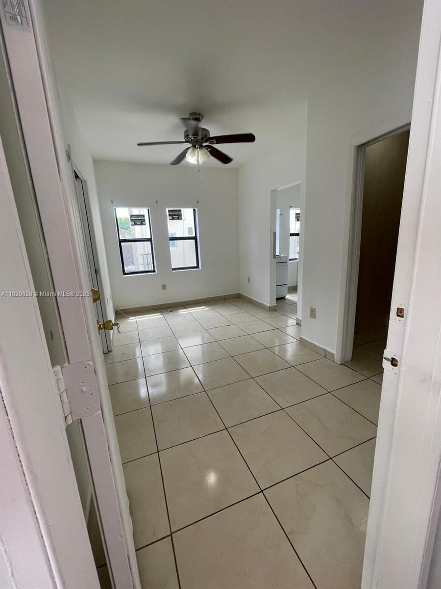 1140 NW 4th St 1