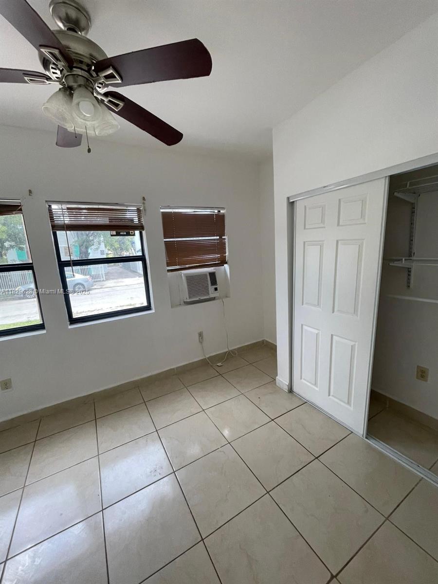 1140 NW 4th St 1