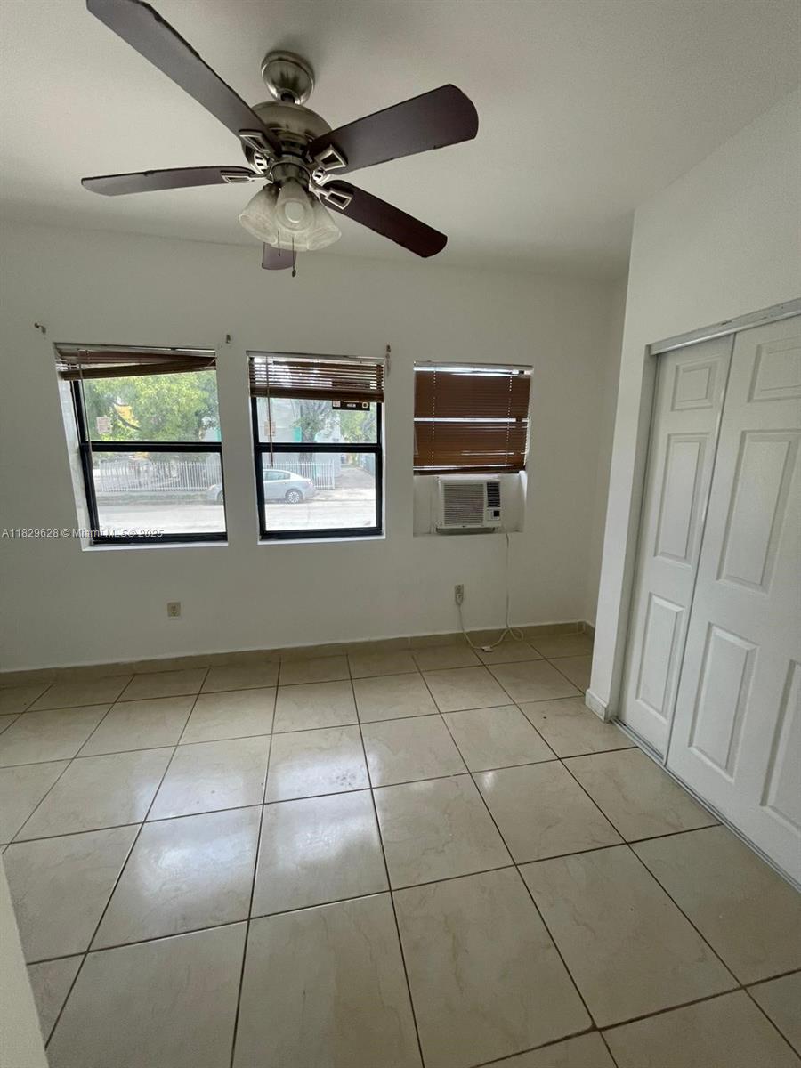 1140 NW 4th St 1