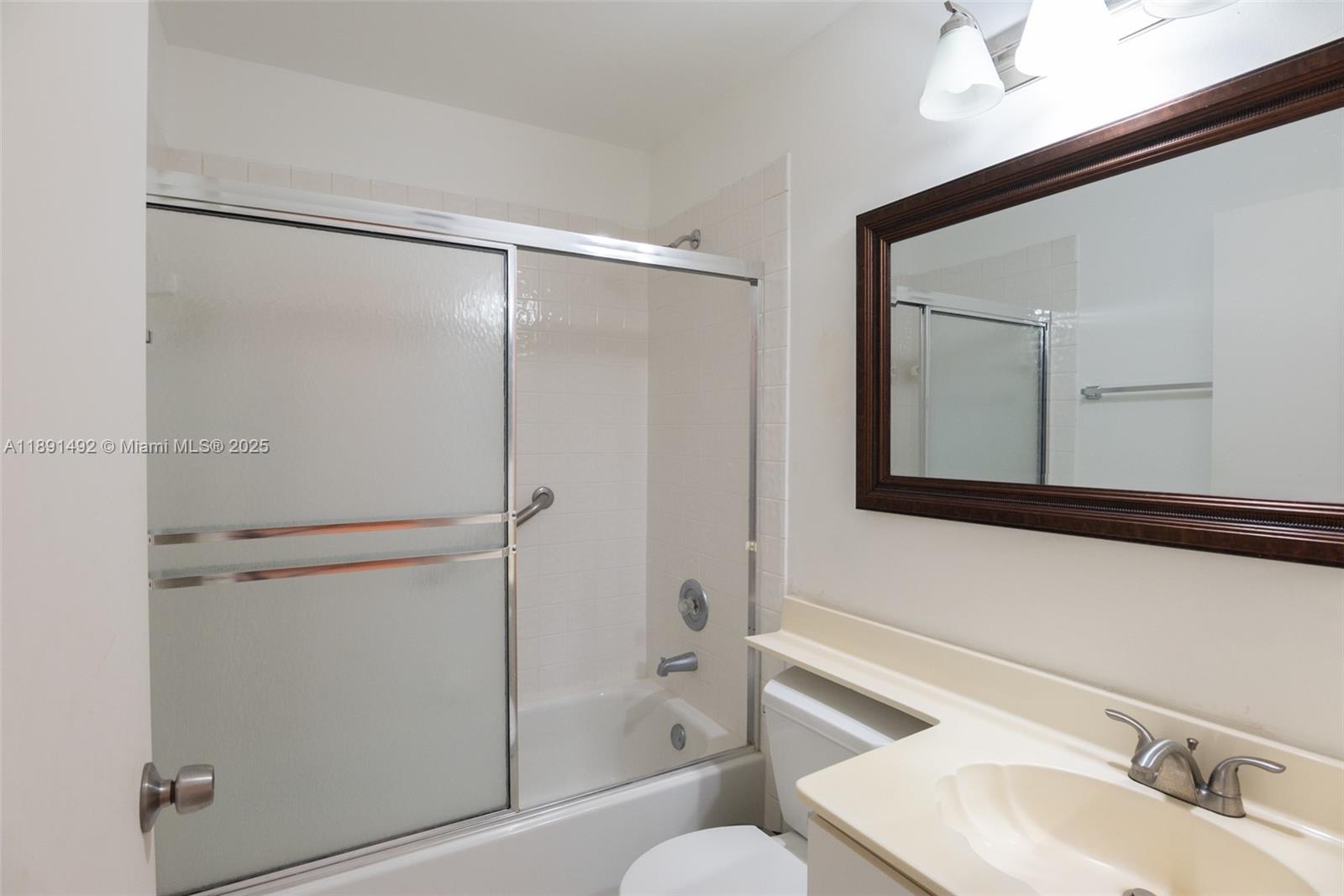 TERRACE HOMES AT BANYAN S - Residential