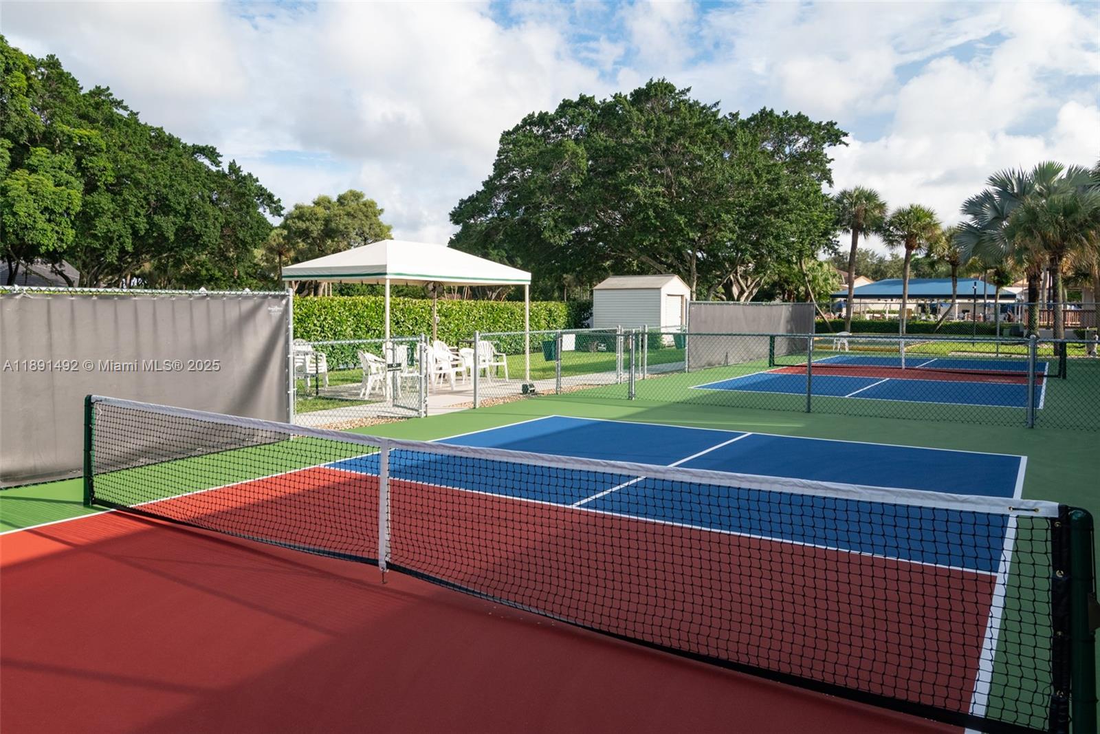 TERRACE HOMES AT BANYAN S - Residential