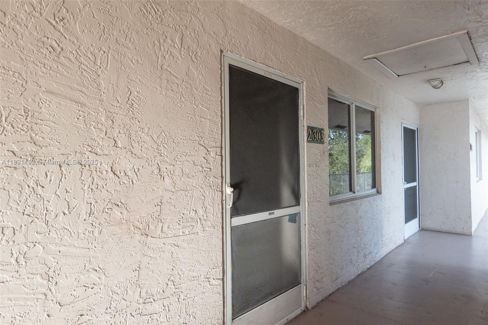 TERRACE HOMES AT BANYAN S - Residential